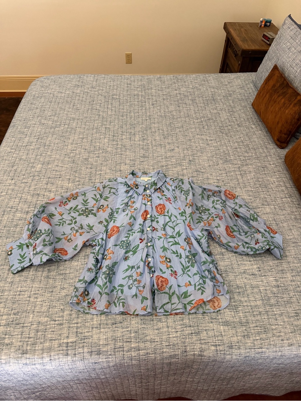 entro Blue Floral Puff-Sleeve Blouse with Ruffle Collar